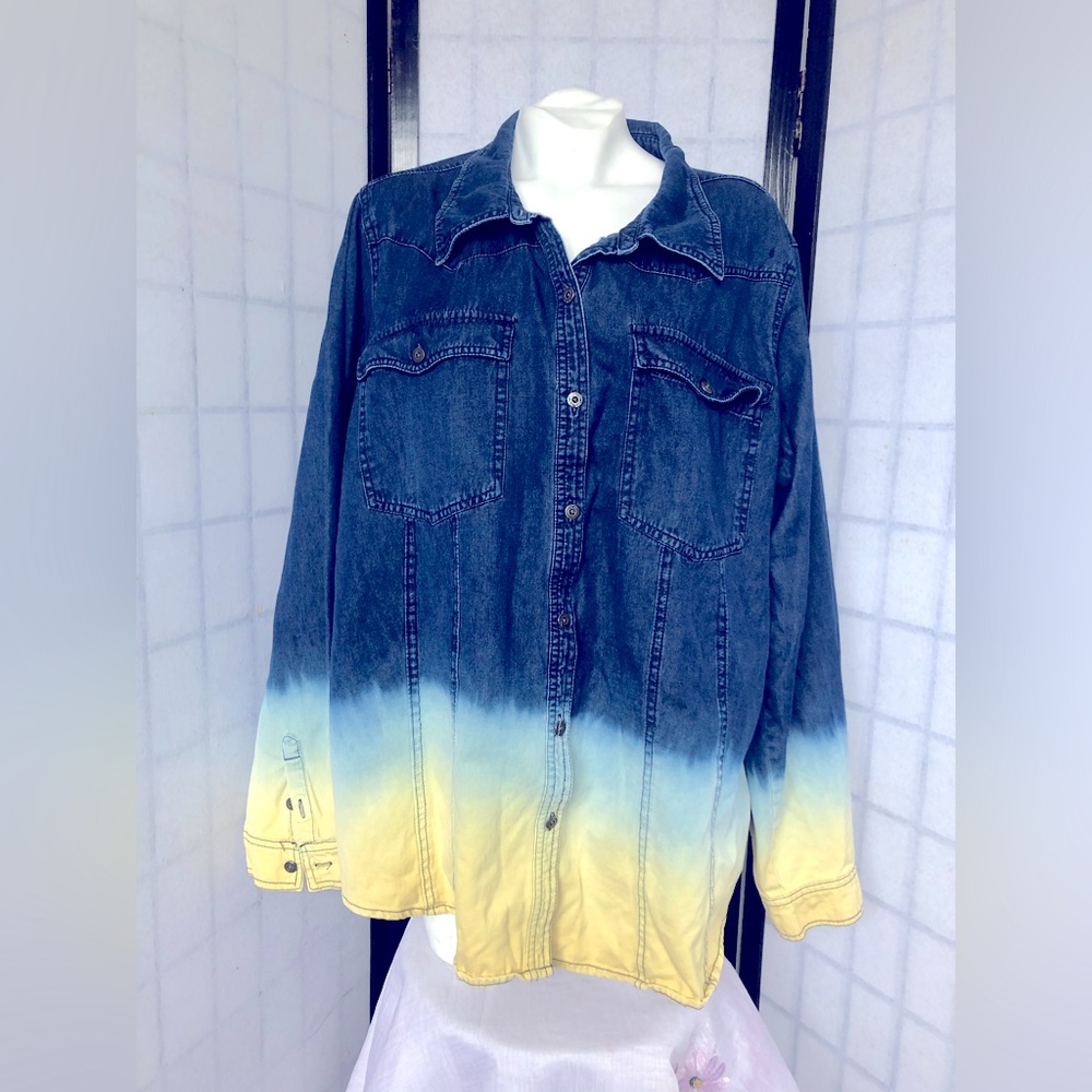 Unique Womens Denim long sleeved with faded out bottom 2x 100 percent cotton
